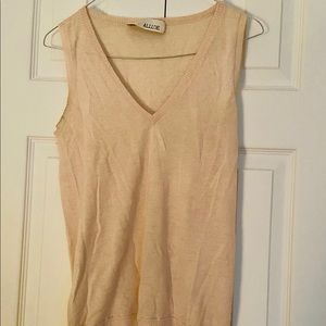 Sleeveless cashmere sweatshirt
